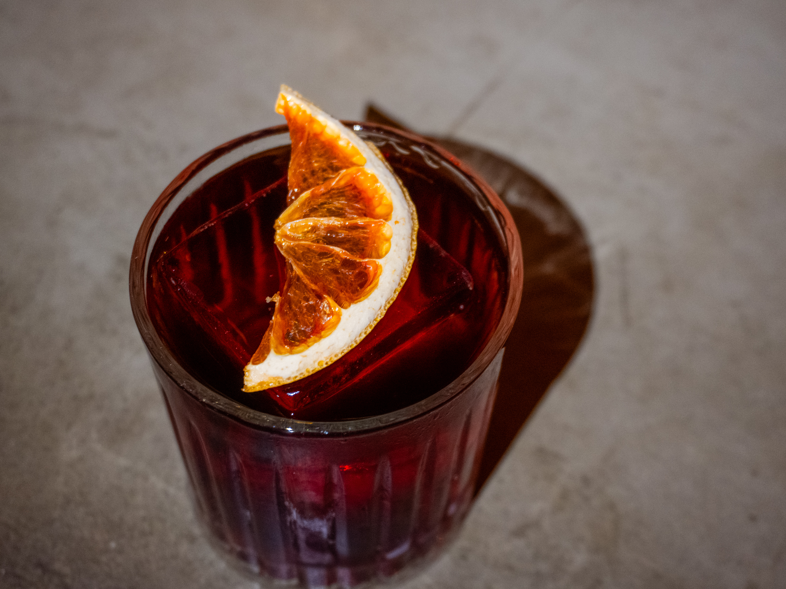 Negroni Coffea do Guilhotina Bar | Foto: Madu Oliveira